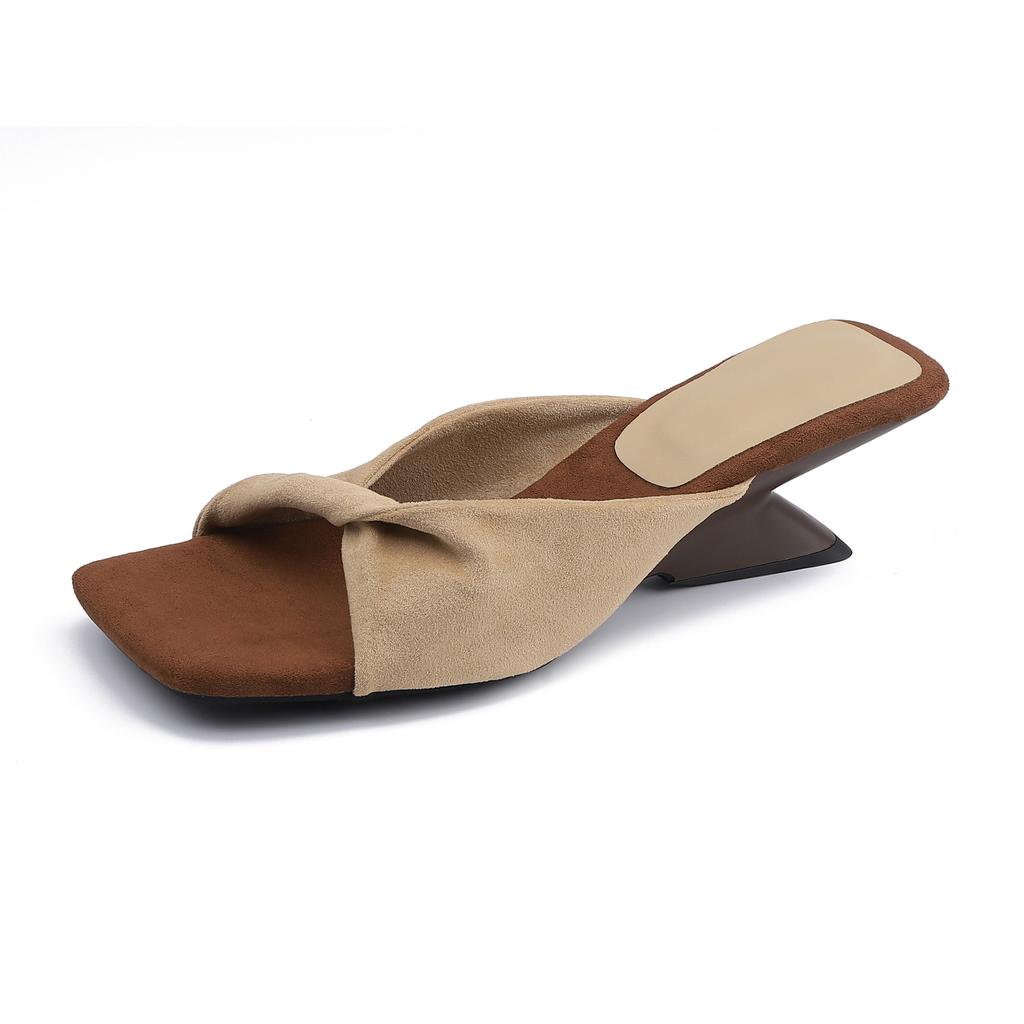 Grape Mom 2025 New High-heeled Cool Slippers Women's Summer Wear High-end Sense with Temperament Square Head Wedge Women's Shoes
