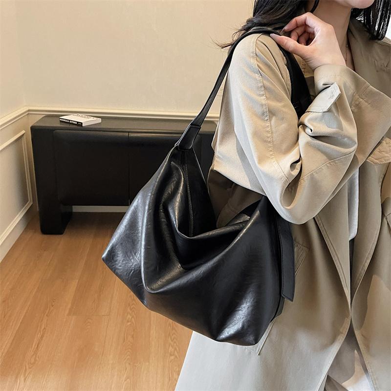 Solid Color Commuter Large Capacity Shoulder Bag Women's Crossbody Bag Underarm Bag