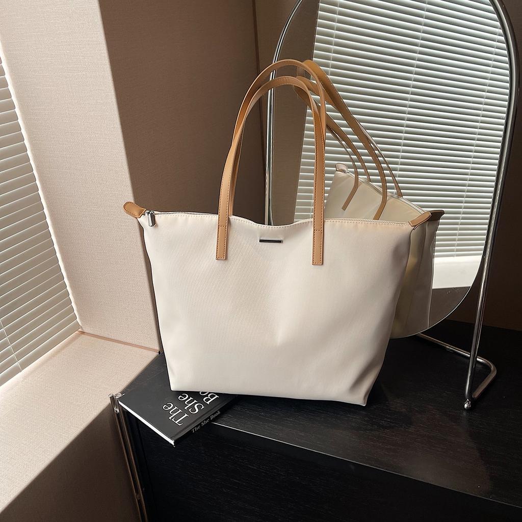 Spring New Fashion Shoulder Bag Casual Large Capacity Armpit Bag Commuting Versatile Trend Tote Bag