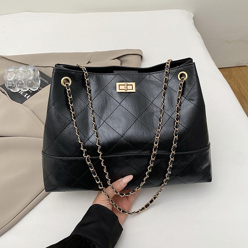 

Fashion retro large-capacity commuter tote bag women s new messenger bag daily underarm shoulder bag