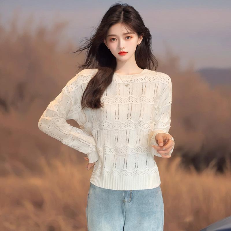 2025 Autumn Chic White Knit Sweater for Women - New Loose, Cozy Design