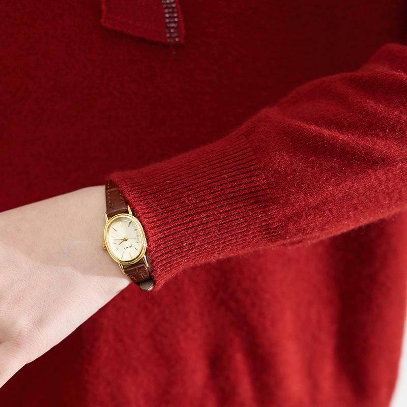 Stilvolles Frühlings-Strickoberteil für Frauen mittleren Alters 2026 - Modisches Basisschicht-Pullover für Frühling und Herbst.