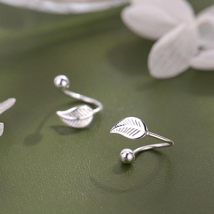 Sterling Silver Spiral Screw Stud Earrings: Women's Elegant Design