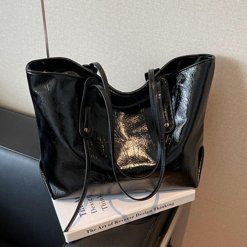 Popular bags women's large-capacity new autumn and winter versatile retro shoulder bags commuter tote bags