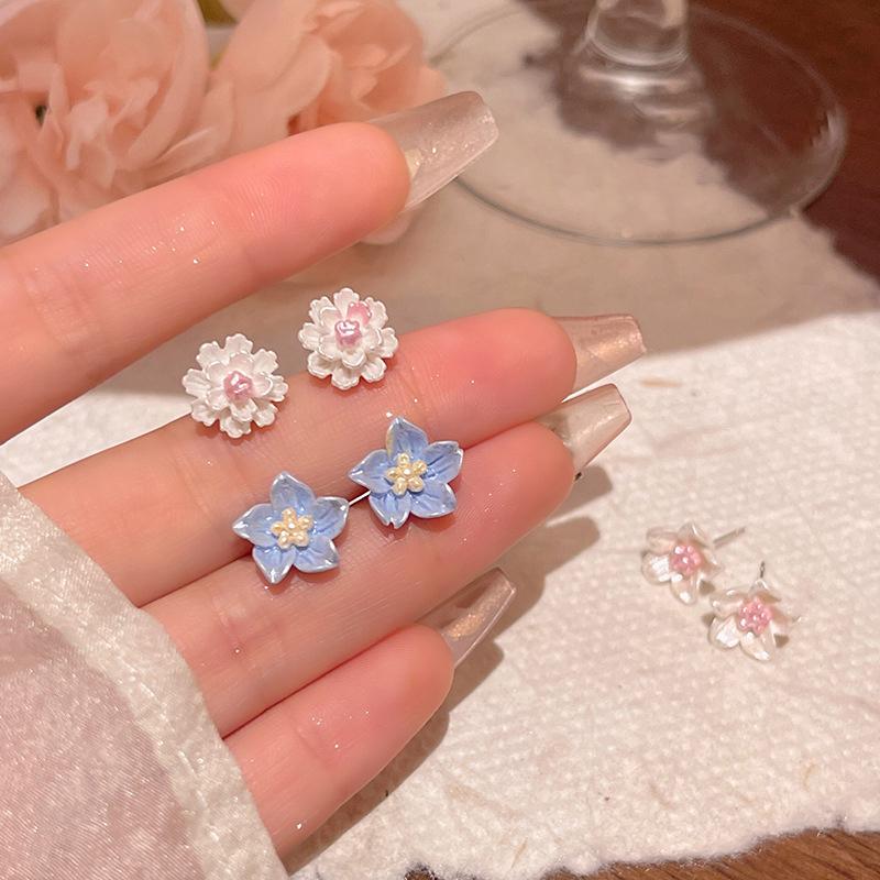 Small Fresh Resin Flower Earrings For Women Simple Stud Earrings Cute Mini Jewelry Gift