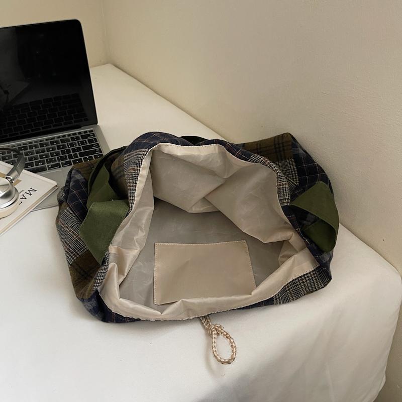 Pig Bag Women's Large Capacity Tote Bag Lightweight Retro Shoulder Crossbody Bag