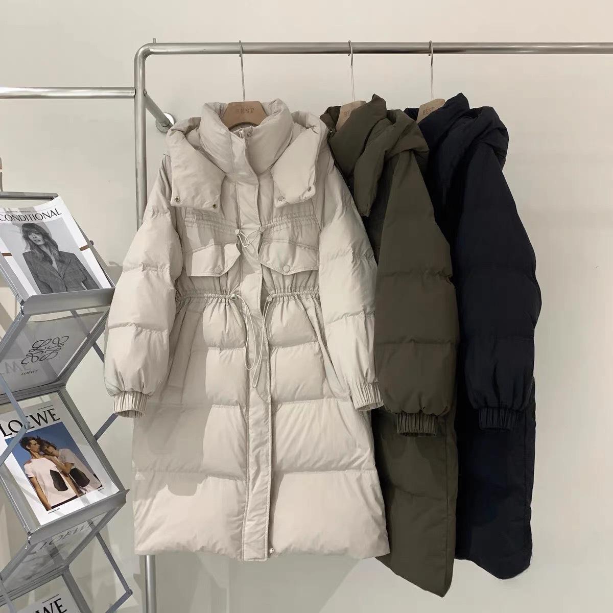 Женская зимняя осенняя куртка-пуховик с воротником-стойкой и капюшоном — фото 7