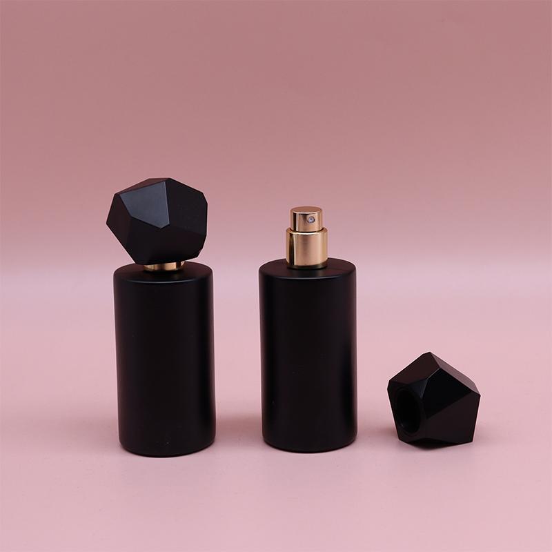 50Ml Black Gold Polyhedral Cover Refillable Thick Glass Spray Perfume Bottle Empty Atomizer Bottle Makeup Cosmetic Container