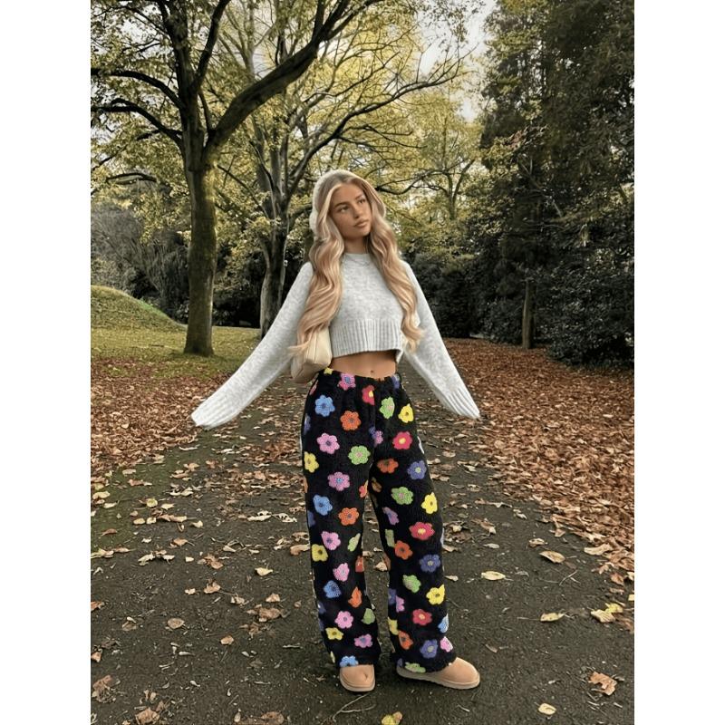 Autumn and winter colorful flower printed lambswool wide-leg pants for women with elastic waist, loose warm plush home casual trousers