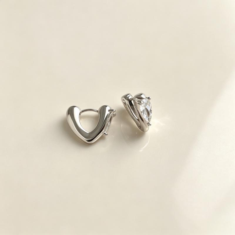 Minimalist Geometric Heart Water Drop Zirconia Earring Hoops - Fashionable, Versatile, Small, and Exquisite
