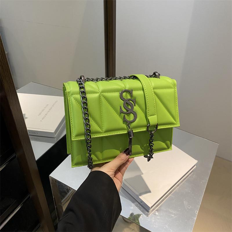 

Chic Minimalist Fashionable Retro Small Shoulder Bag For Women In Black Pink White Green зелений