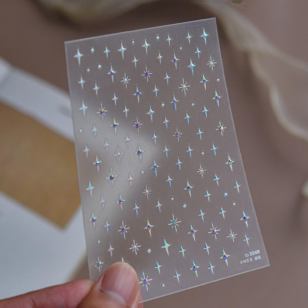 Adesivo Decorazione per Unghie Autoadesivo Semplice Laser Dorato Argentato Mini Stella Strass Rilievo 5D Decalcomania per Manicure 3D