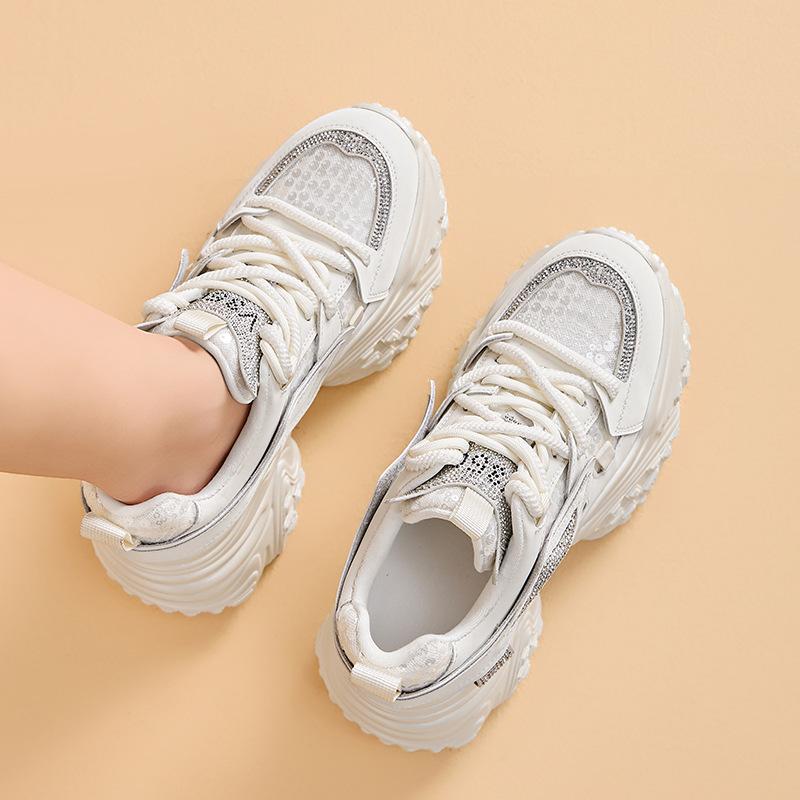 Thick soled dad shoes women's shoes 2026 new spring and autumn casual sports white shoes sponge cake