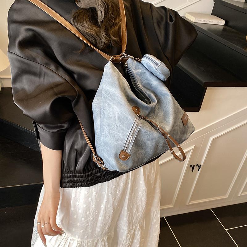 Pu Material Large Capacity Commuter Tote Bag With Zipper Closure For Daily Use