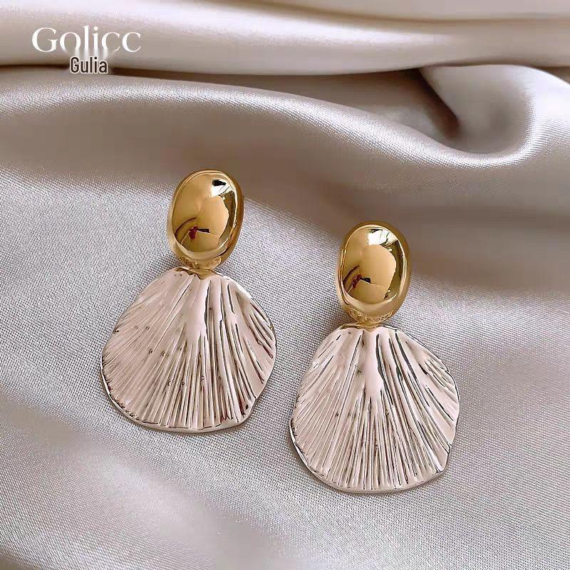 2025 New French Pearl High-End Luxury Earrings for Women - Unique Niche Design, Hot-Selling Studs