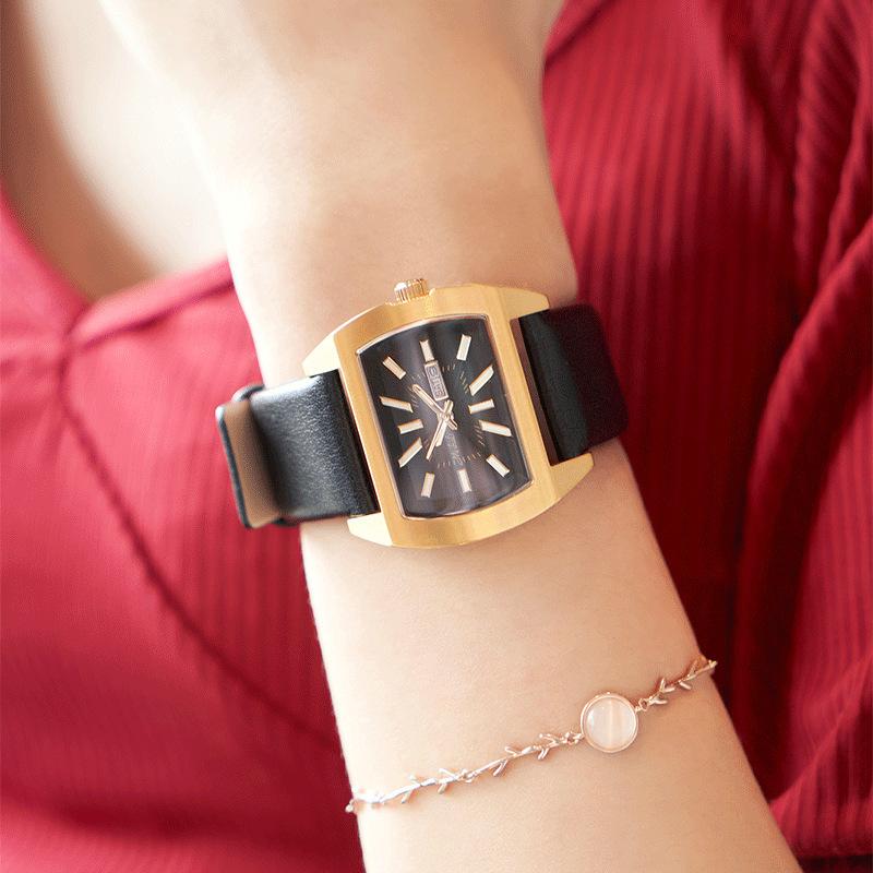 Retro Niche High-End Generous Personality Versatile Large Dial Cowhide Belt Watch Lady