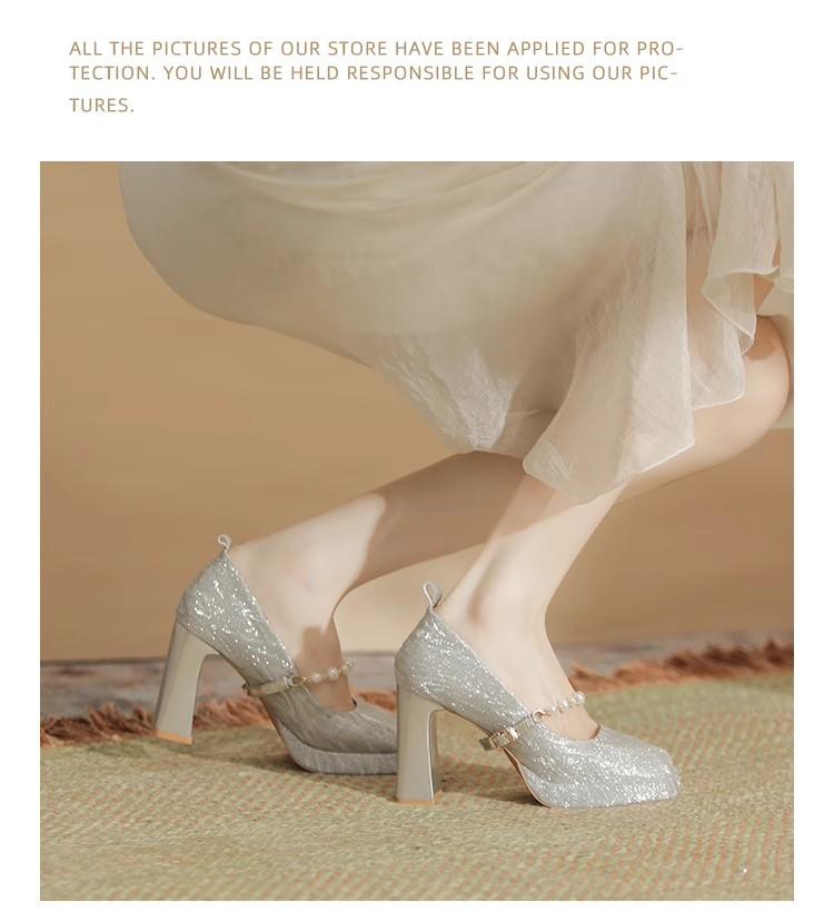 

Французские Сексуальные Туфли на Высоком Каблуке Женские 2025 Лето Новая Мода Платформа на Высоком Каблуке с Пряжкой на Одном Ремне Свадебный Банкет Темперамент Женская Обувь 39 серебряный