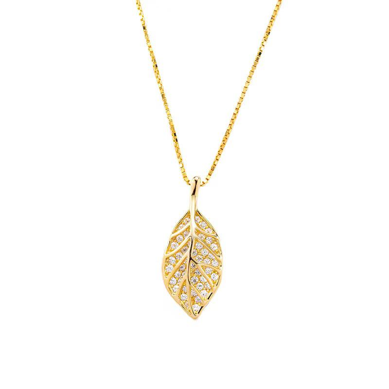 Golden Branch Jade Leaf Necklace for Women: Retro, Light Luxury, Versatile Clavicle Jewelry with Unique Design
