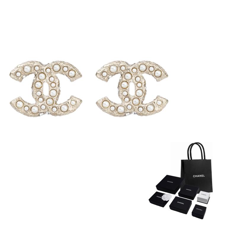 

CHANEL Pearl Double C Large Resin Earrings Women s Gold золотий
