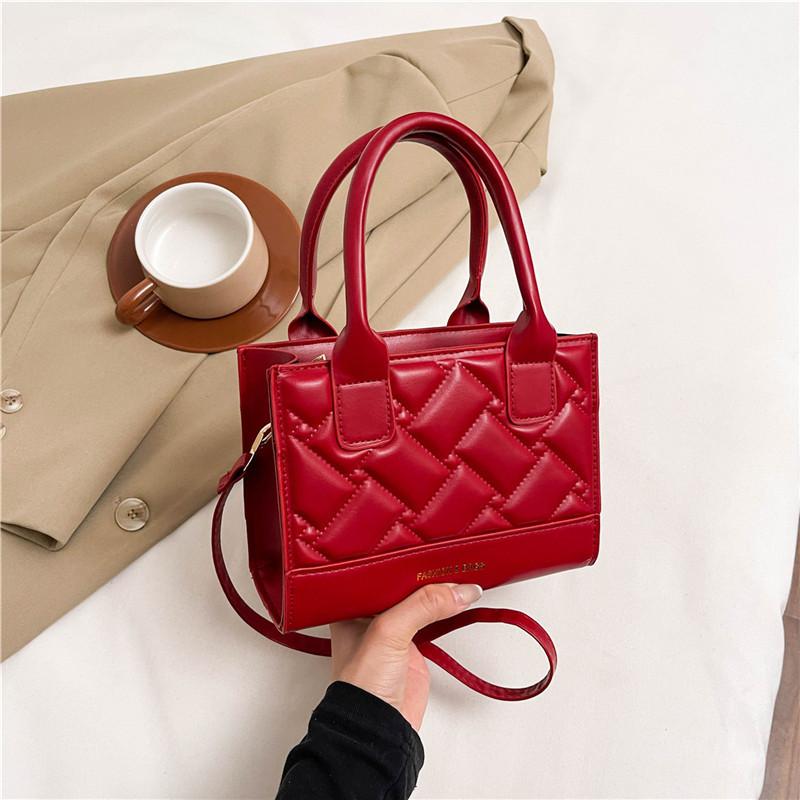 Hot-selling PU handbag bag women's new trend diamond square bag high value single shoulder messenger bag popular