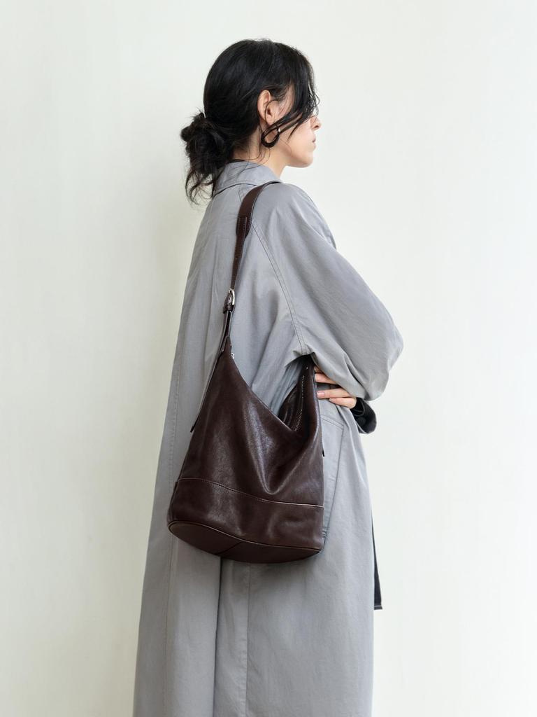 Qiu Zhen Women's Large Capacity Crossbody Hobo Bag, Grid Pattern, Vegetable Tanned Sheepskin, Double Handle.