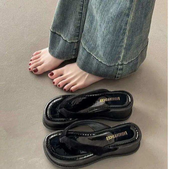 

Fashion New Red Casual Style Thick-soled Flip-flops with Flip-flops, Fashionable and Trendy Height-increasing French-style Cool Slippers 35 чёрный