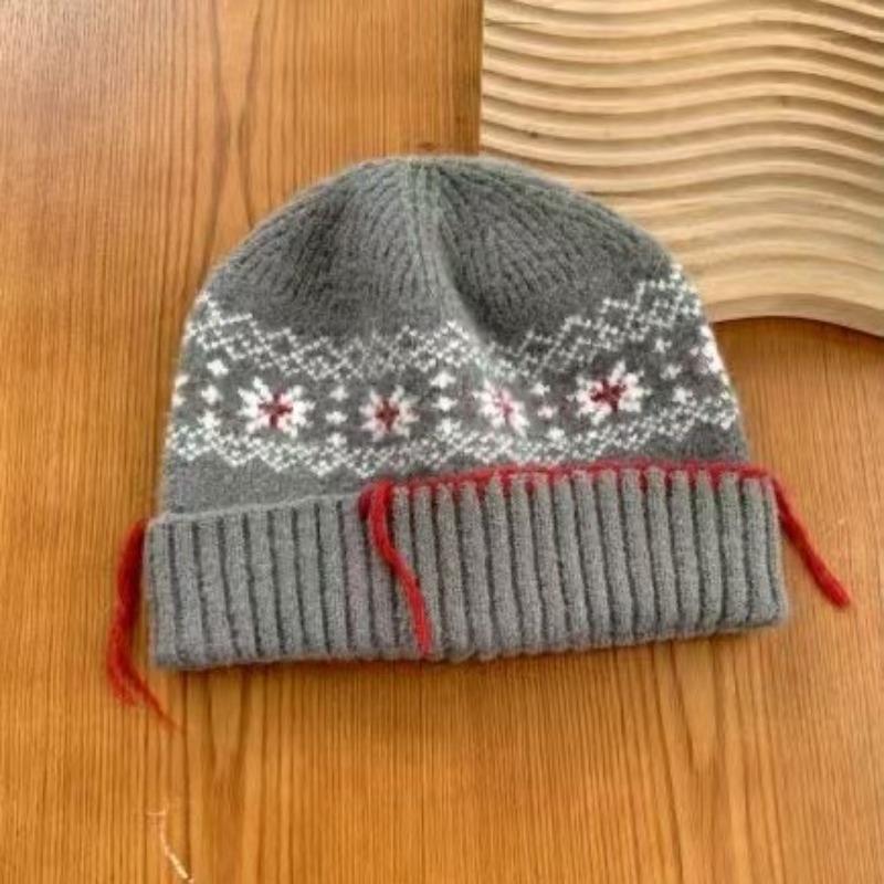 Snowflake Pattern Wool Hat Korean Contrasting Color Line Tassel Atmosphere Knitted Hat Warm In Winter To Show Off Your Face