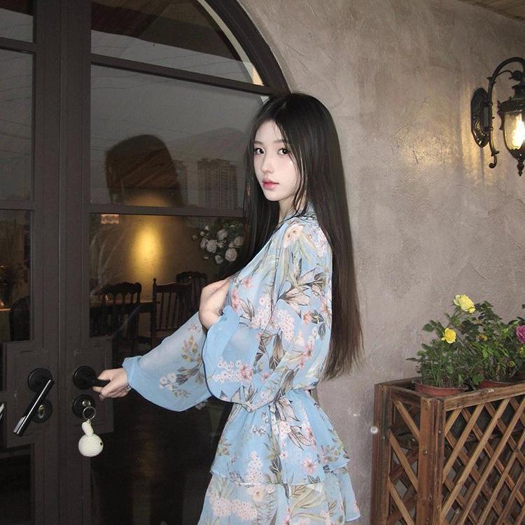 Seaside Style Lantern Sleeve Floral Chiffon V-Neck Dress for Tall Slim Women