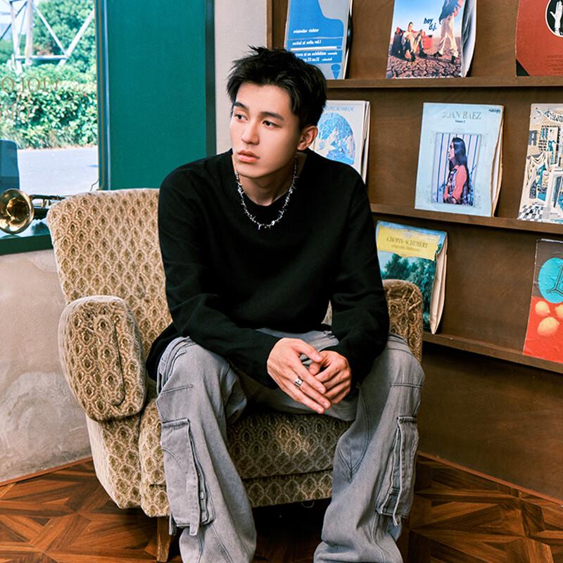 MINISO Men's Fleece-Lined Waffle Texture Long Sleeve Tee