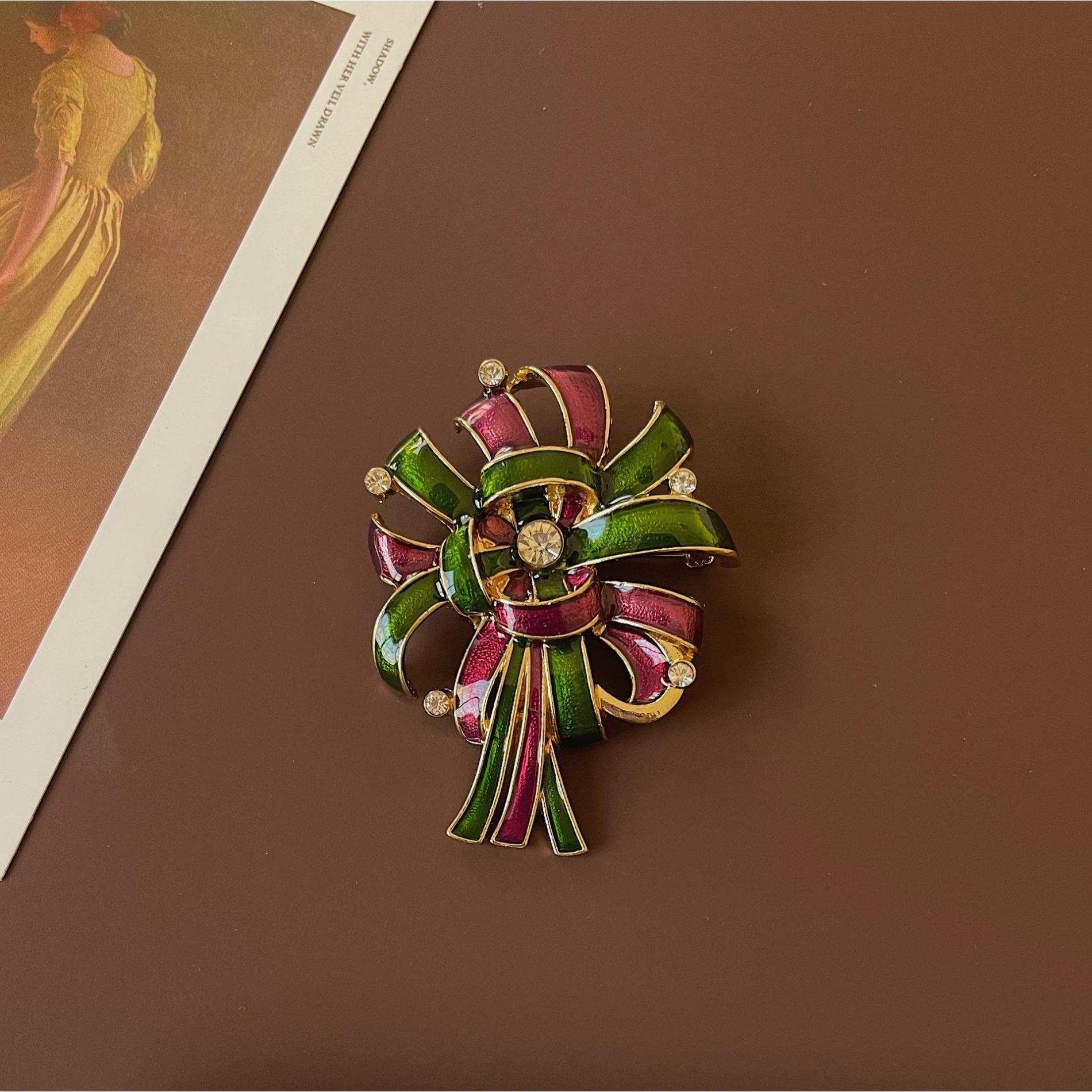 

Винтажная классическая брошь в виде цветка-бабочки, эмалевая булавка, винтажный значок в стиле барокко, булавка на лацкан одежды