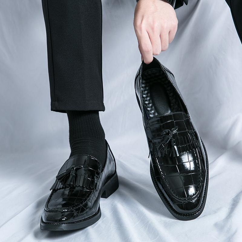 Men’s Loafers Wingtip Dress Formal Patent Leather Shoes Men Green Tuxedo Wedding Blazers Saddle Shoes Large Size