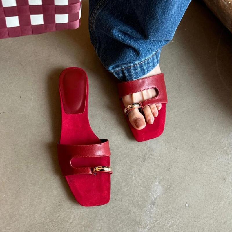 Women Slippers Metal Buckle Design Flat Bottom Slippers French Temperament Square Head Women Slides Summer New Casual Flip Flops