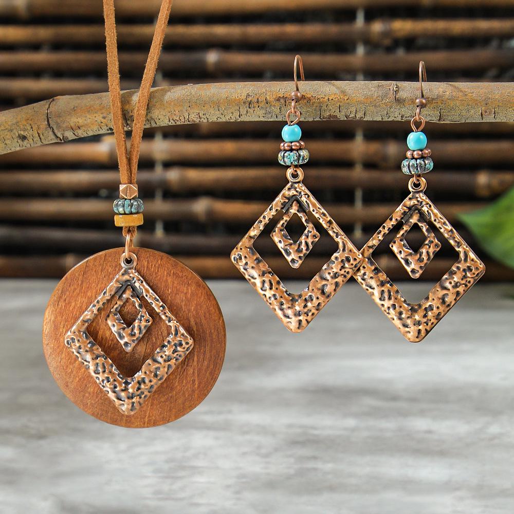 "Set di Orecchini con Nappe Dreamcatcher Bohemien e Collana Etnica in Legno"