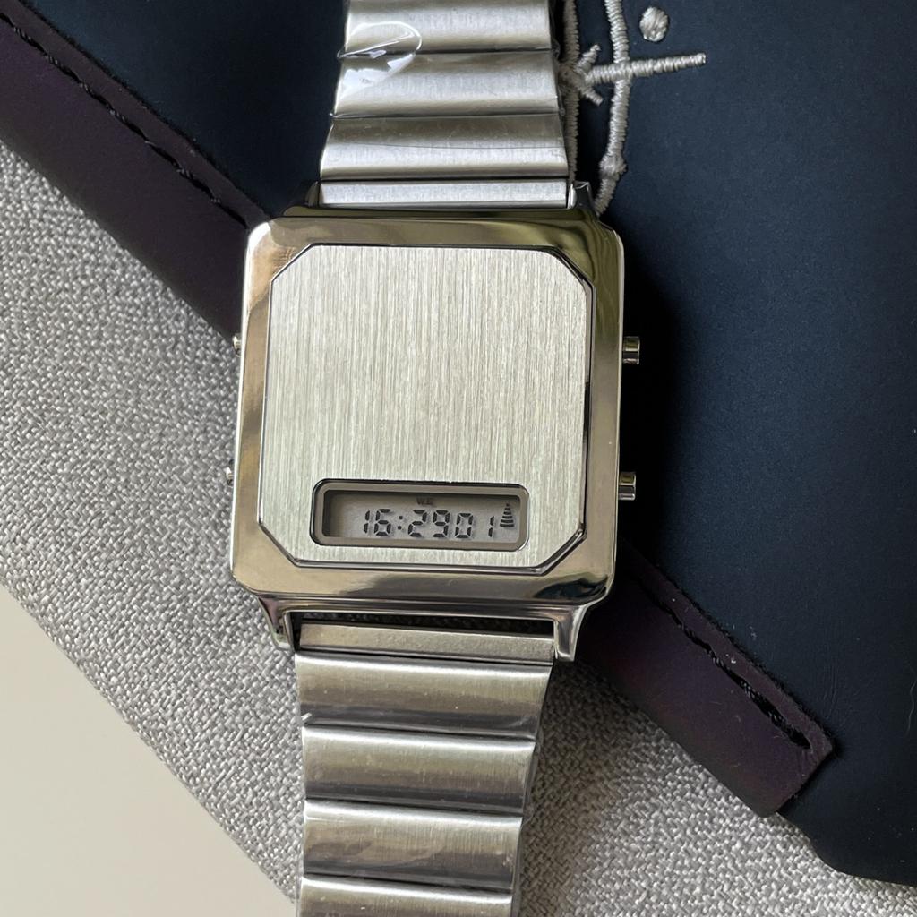 Nouvelle Montre Électronique Carrée Pour Hommes Marque Authentique Simple Haut de Gamme Haute Qualité Luxe Léger Cadeau Étanche