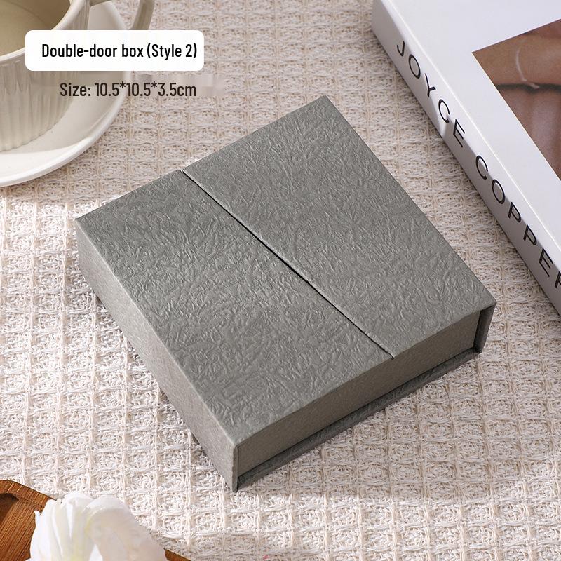 Magnetic Clamshell Jewelry Box for Rings, Earrings, Pendants, and Bracelets