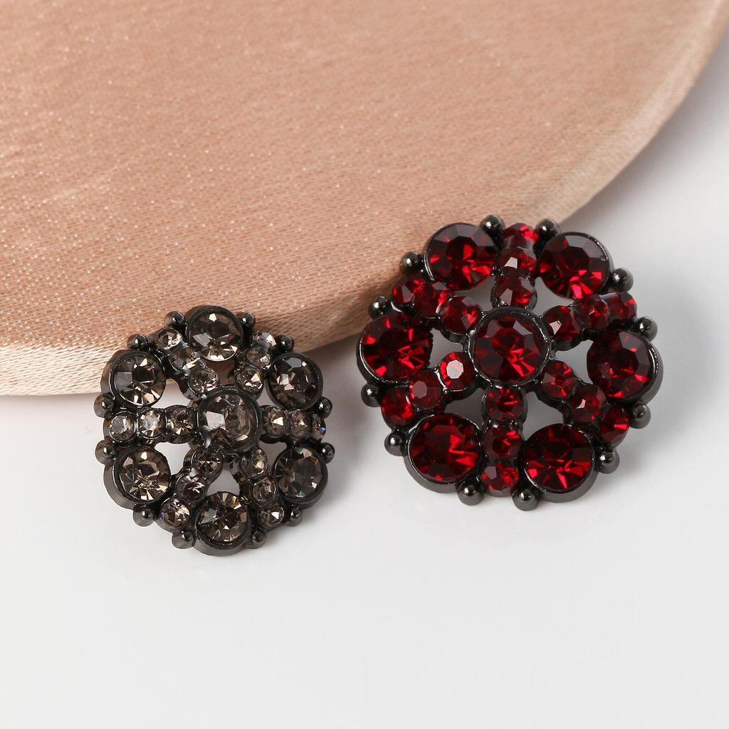 Luxury Rhinestone Metal Retro Buttons - Colorful Hollow Diamond Design with Alloy Base, Decorative Accessories