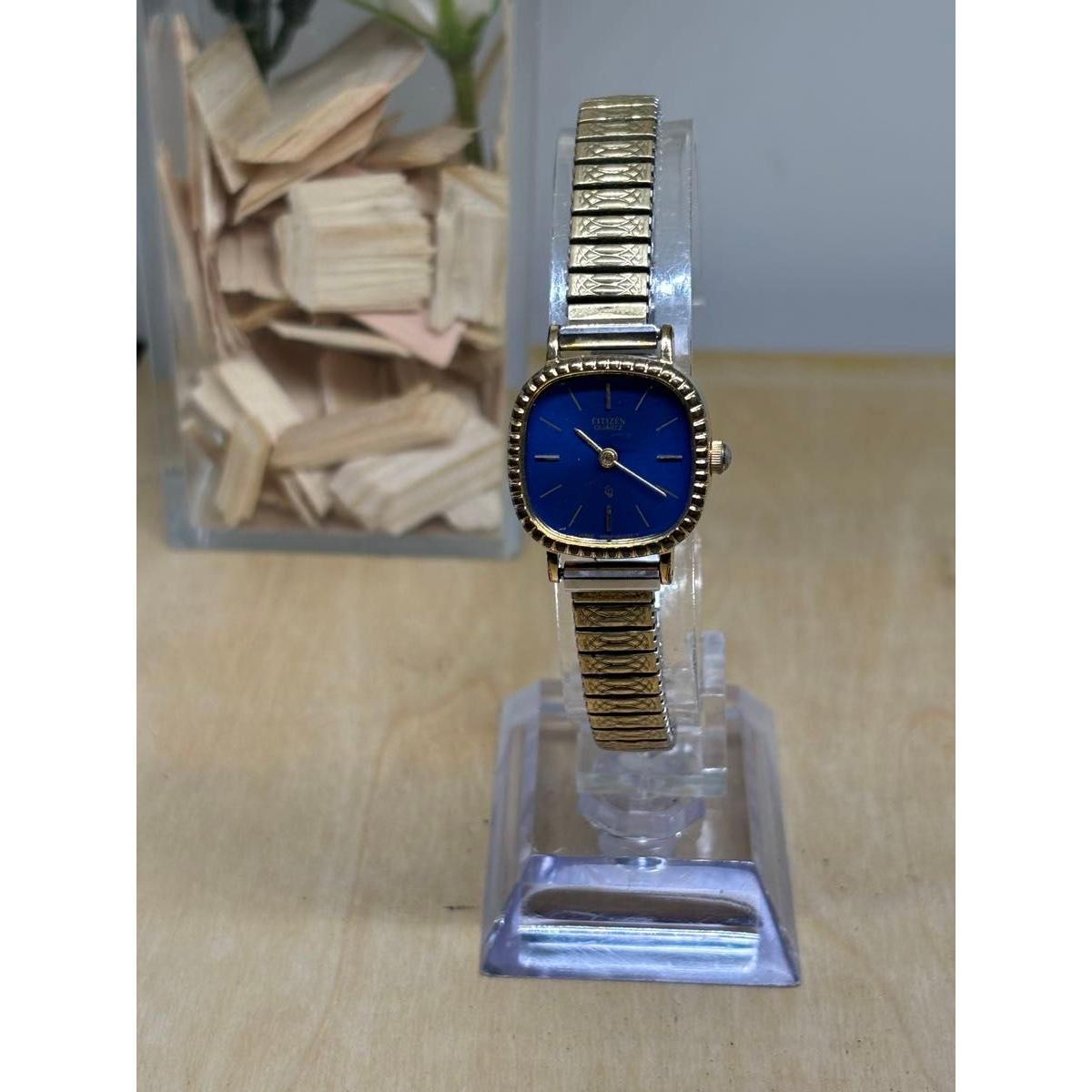Unconfirmed Vintage CITIZEN QUARTZ Citizen Quartz Ladies Watch Gold Blue