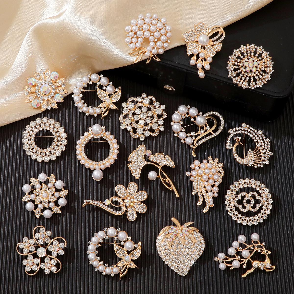 

High-End Women s Rhinestone Brooch: Anti-Exposure Alloy Pin Corsage