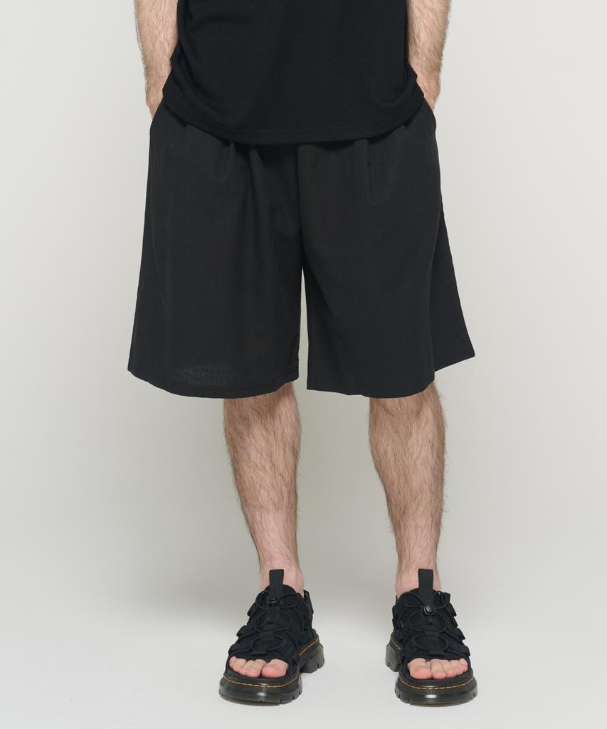 CARGOBROS Linen-Like Pintuck Wide Shorts (Black)