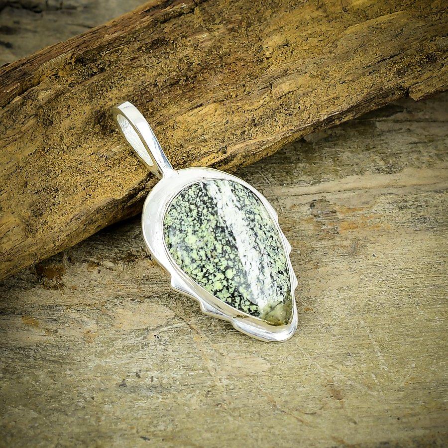 

Swiss Green Opal Gemstone 925 Sterling Silver Jewelry Pendant 1.77 M-103