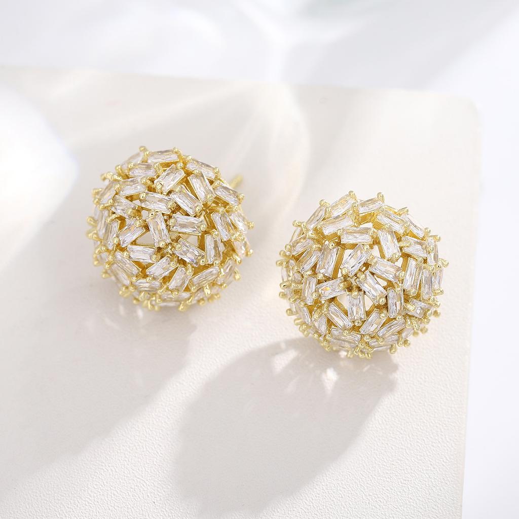 Stylish Designer Earrings: Minimalist Geometric Round Ball Earrings - Ultra Sparkling Light Luxury and Elegant