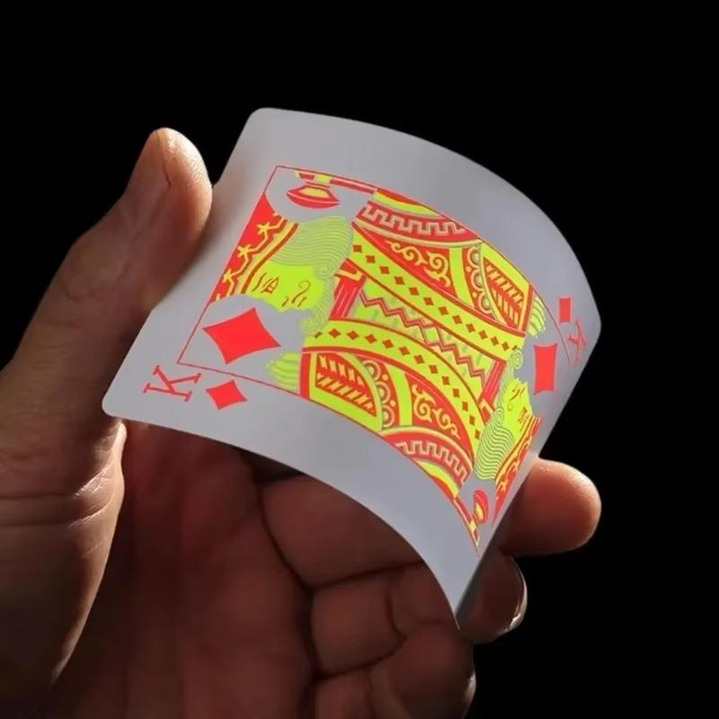Fluoreszierende PVC Spielkarten Magie Wasserdicht Poker Leuchten im Dunkeln Bar Party KTV Kunststoff Professionelle Pokerkarten E56D Profes