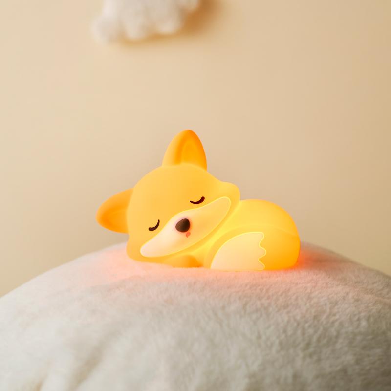 USB Charging LED Night Light Creative Cartoon Silicone Bedside Lamp with Warm White Atmosphere for Living Room Bedroom