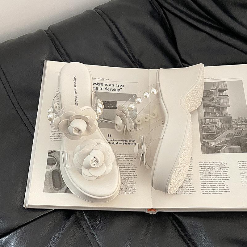 

Дизайнерские прозрачные шлепанцы с жемчужинами в виде цветов, женские летние модные повседневные шлепанцы на толстой подошве и танкетке, крутые шлепанцы, тренд 39