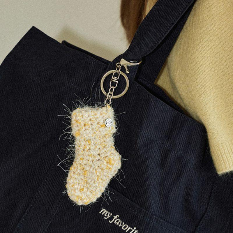 

Slowslowly Socks Combination Fur Lip Keyring _ 3Colors Pink