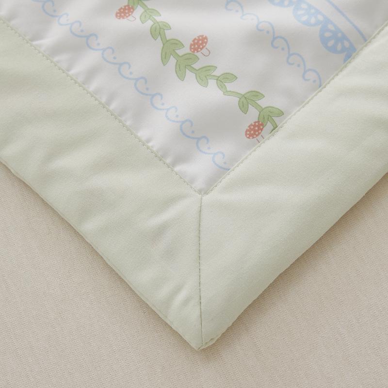Breathable Summer Quilt: Double-Layer Gauze, Machine Washable for Deep Sleep