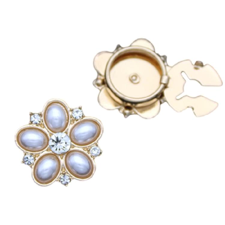 Shirt Button Cover Decorative Button For Women Wedding Accessories Rhinestones Flower Design Button Clip for Formal Shirt