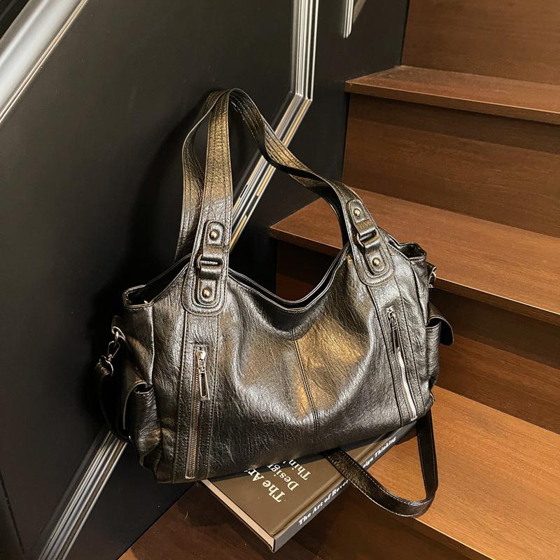 The new women's bag is trendy, fashionable and simple, retro style tote bag, personalized large-capacity shoulder crossbody handbag.