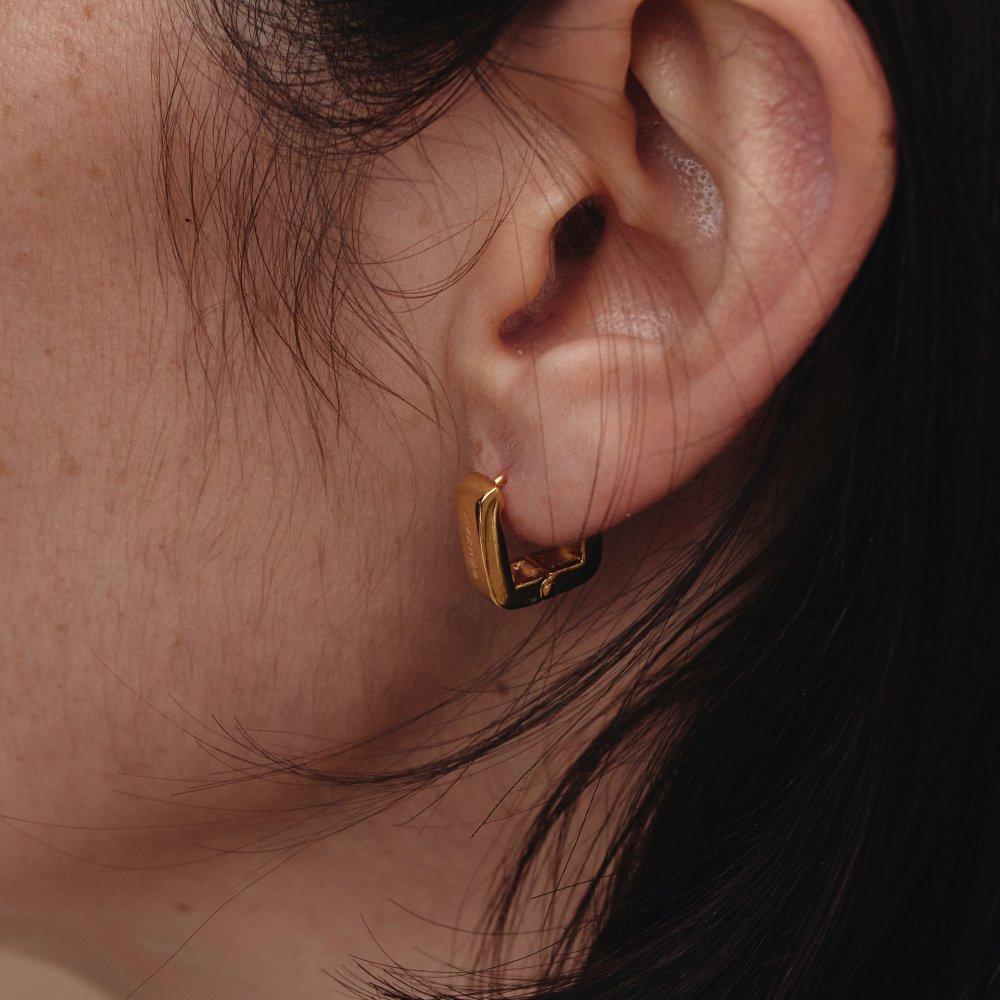 H Edition Silver (Y) Square One-Touch Earrings Hl6E42606Y9Xxx