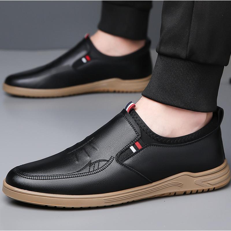Fashion Spring Autumn Leather Casual Loafers for Men Designer Soft Sole Light Male Shoes Casual Sports Solid Color Fashion Business Shoe